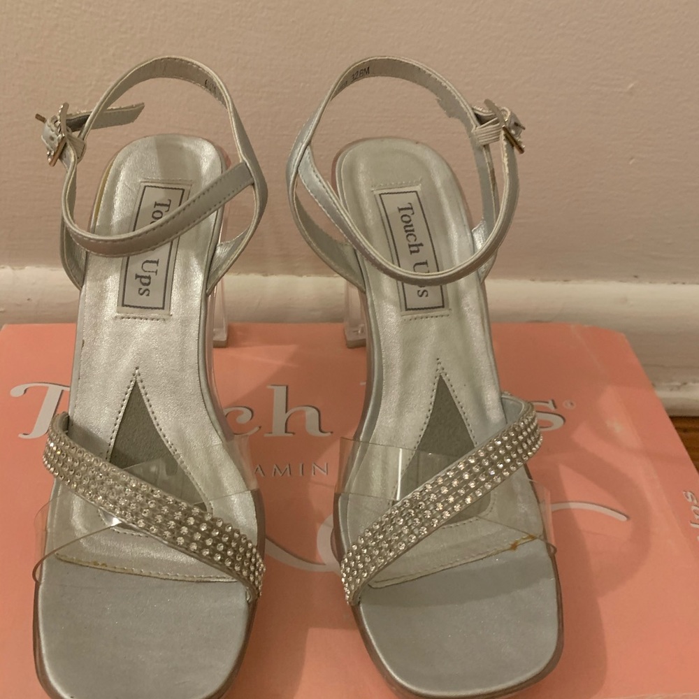 Clear/ Rhinestone Heels - Picture 2 of 5